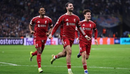 半岛体育APP-已13场不败！利物浦3-0马赛 欧冠获2连胜升第4 索博任意球贴地斩