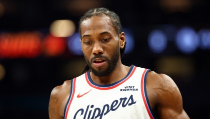 半岛体育-2换5&amp;祖巴茨被交易至步行者！解说：心疼伦纳德一下