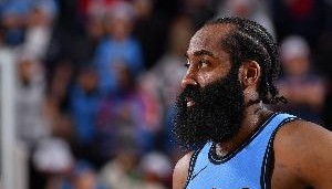 贝弗利：我说哈登比韦德强只是因为生涯长度 上代人32-33就下滑了