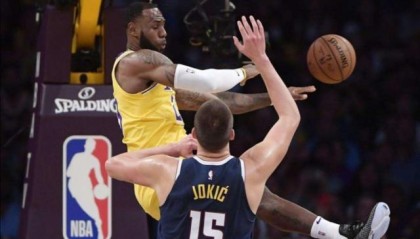 半岛体育-名记：掘金一直想追求詹姆斯 湖人可尝试得到波特