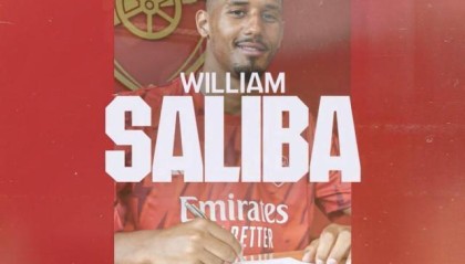 半岛体育官网-阿森纳续约萨利巴至2027，法国中卫改穿2号球衣